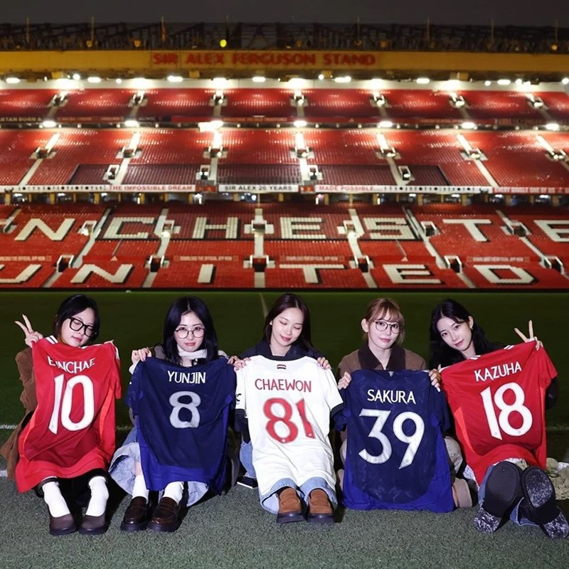 LE SSERAFIM EASY Red Inspired Soccer Jersey