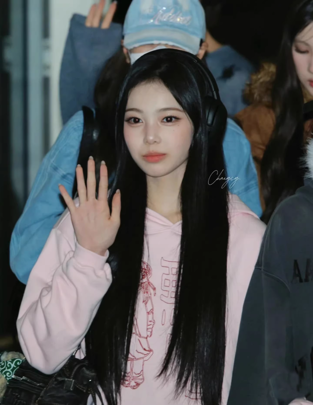 Hearts2hearts IAN Inspired Pink Anime Graphic Pullover Hoodie