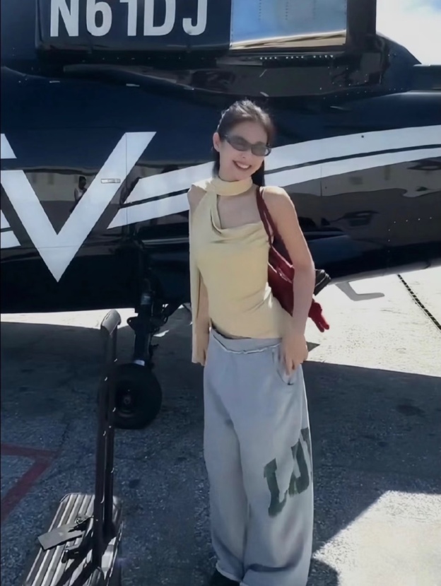 Blackpink Jennie Inspired Yellow tank & Grey Wide Leg Pants Set