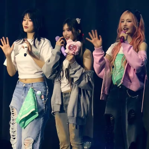 IVE SCOUT FAN CONCERT T-SHIRT