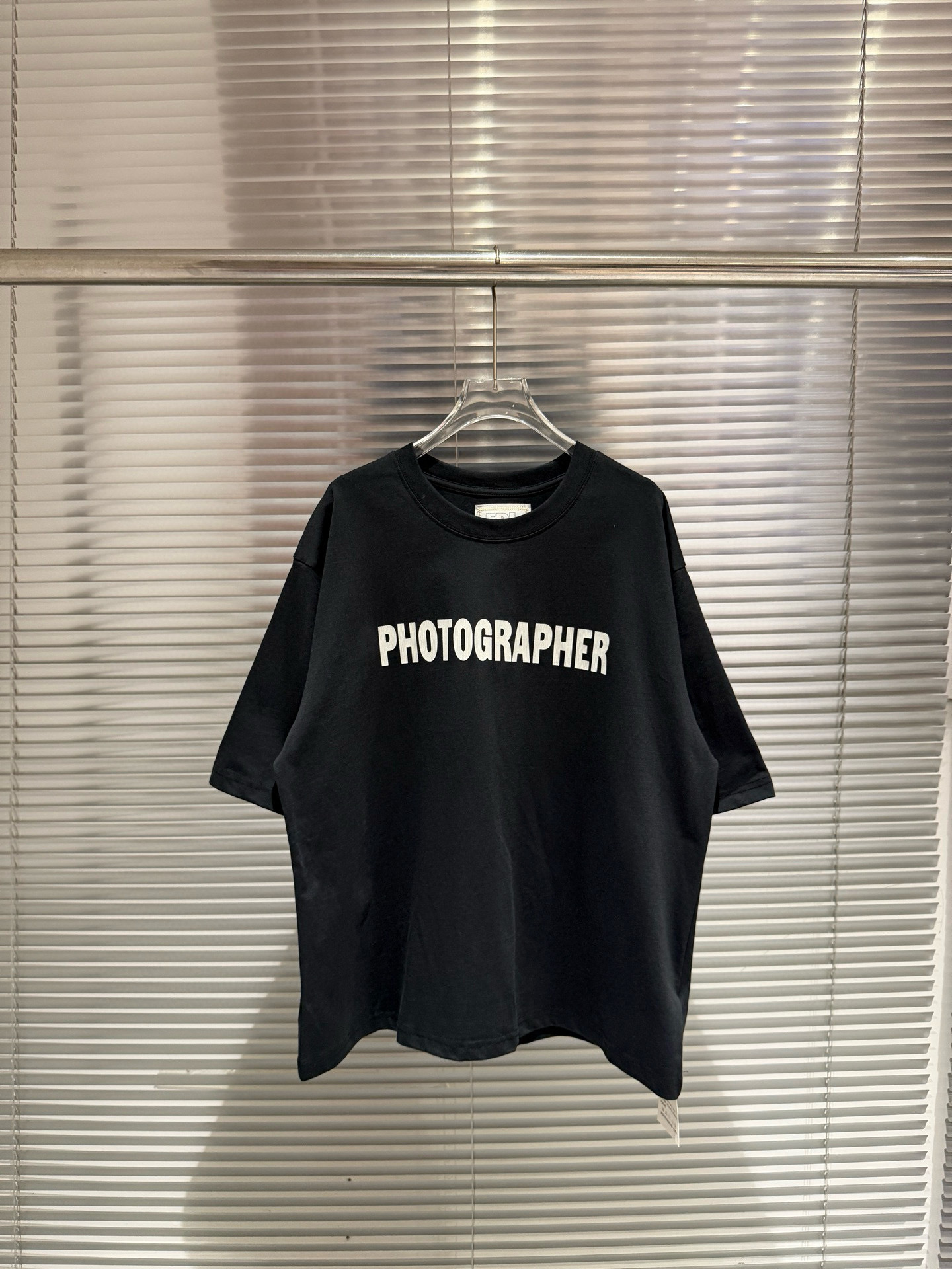 Cotris Martin&Blackpink Rose Inspired Black Photographer T-shirt