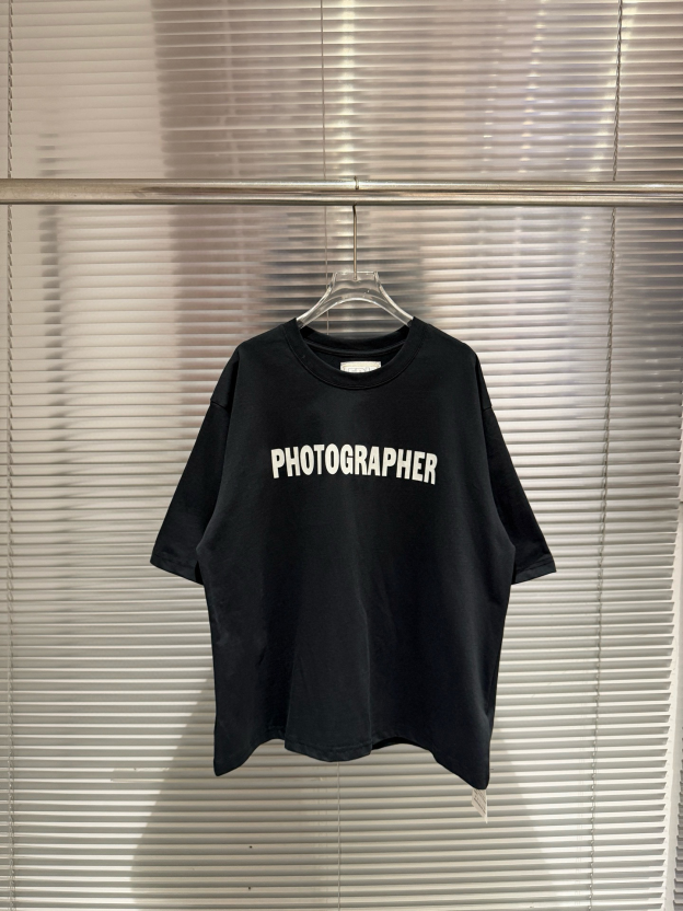 Cotris Martin&Blackpink Rose Inspired Black Photographer T-shirt