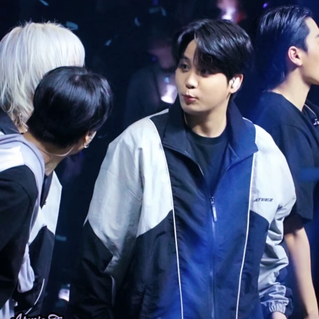 ATEEZ-2025 ATEEZ WORLD TOUR WIND BREAKER JACKET