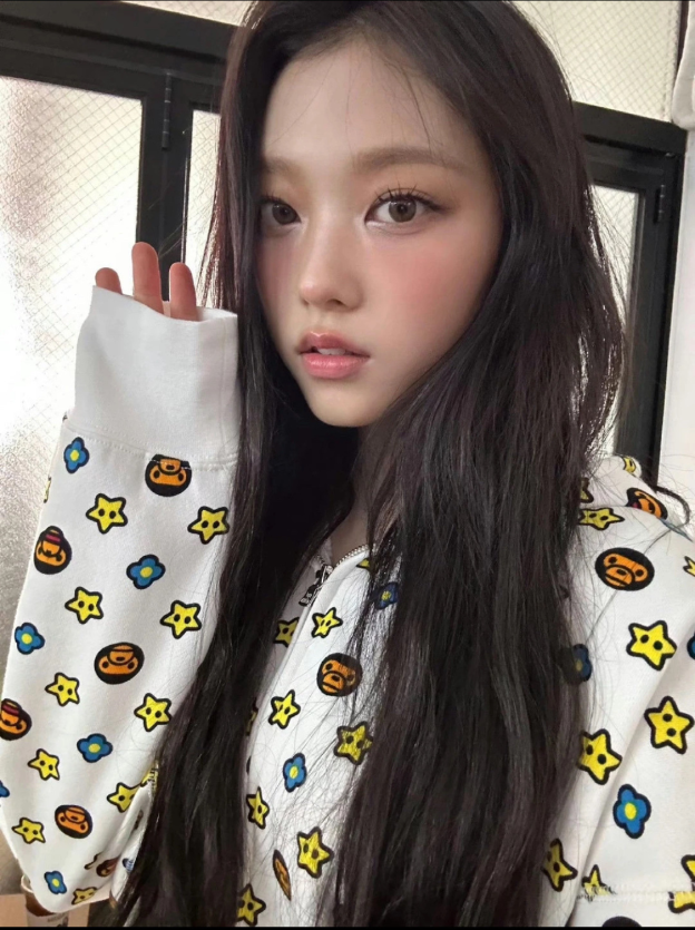 NewJeans Haerin Inspired BABY MILO Print Zip-Up Hoodie Jacket