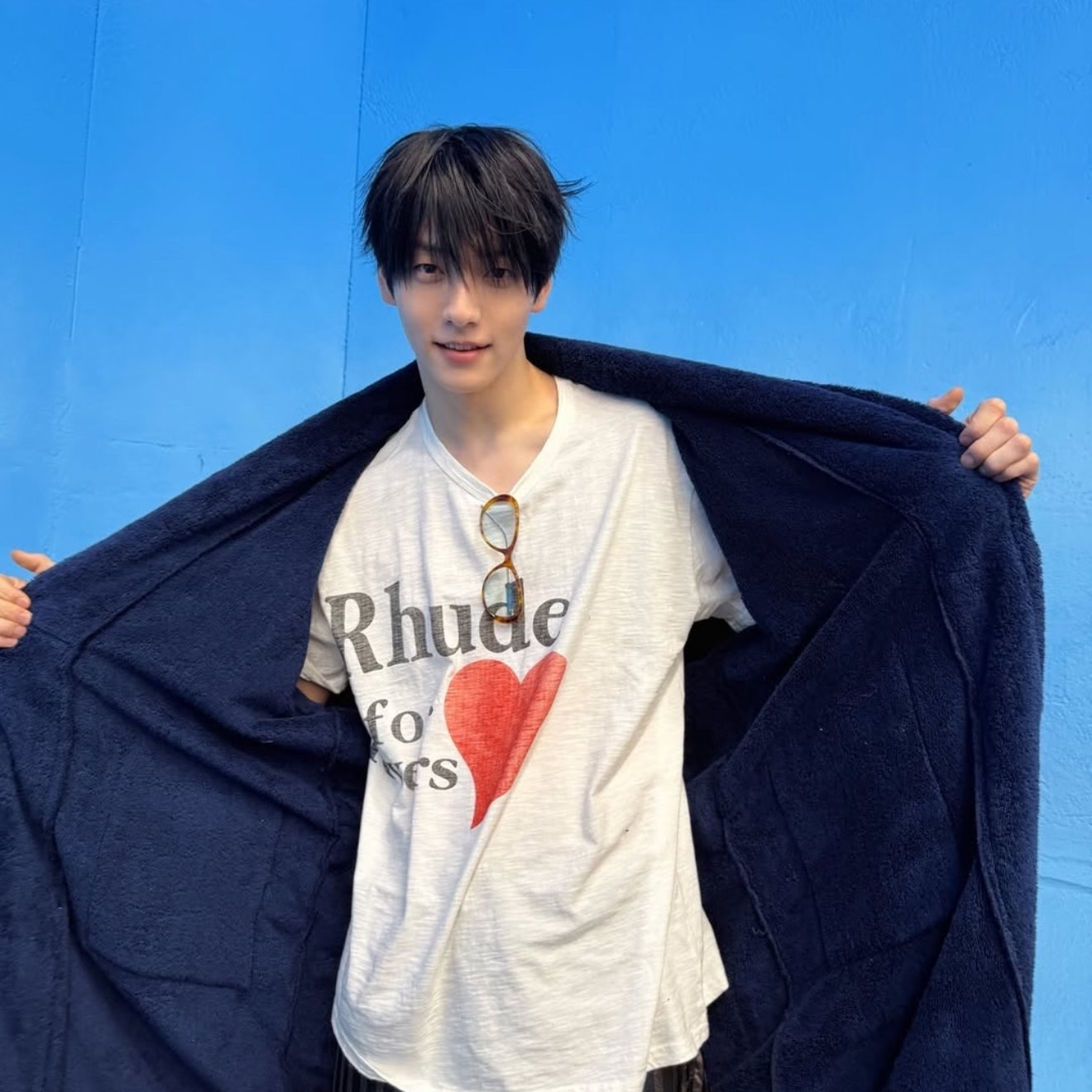 TXT Soobin Inspired Distressed Retro Heart Print Short Sleeve T-shirt