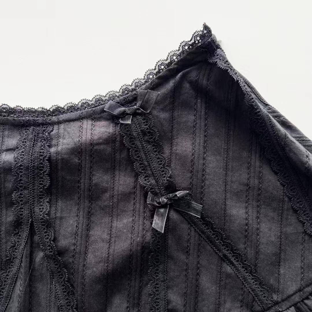 Gidle Minnie Bow Lace Mini Skirt