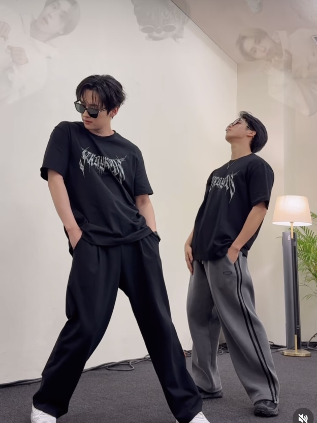 Straykids 2025 World Tour ‘dominATE’  T-Shirt