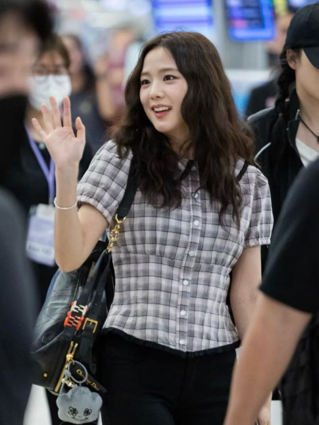 BLACKPINK Jisoo Inspired Plaid Doll Collar Short Sleeve Shirt