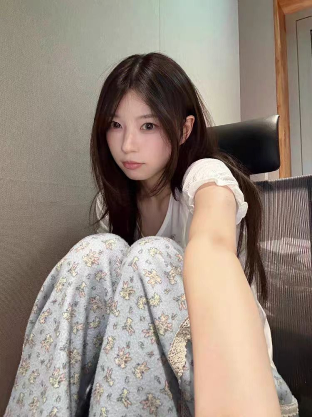 TWICE Nayeon&Illit Moka Inspired Rabbit Print Hooded Zip-up Jacket Pants Set