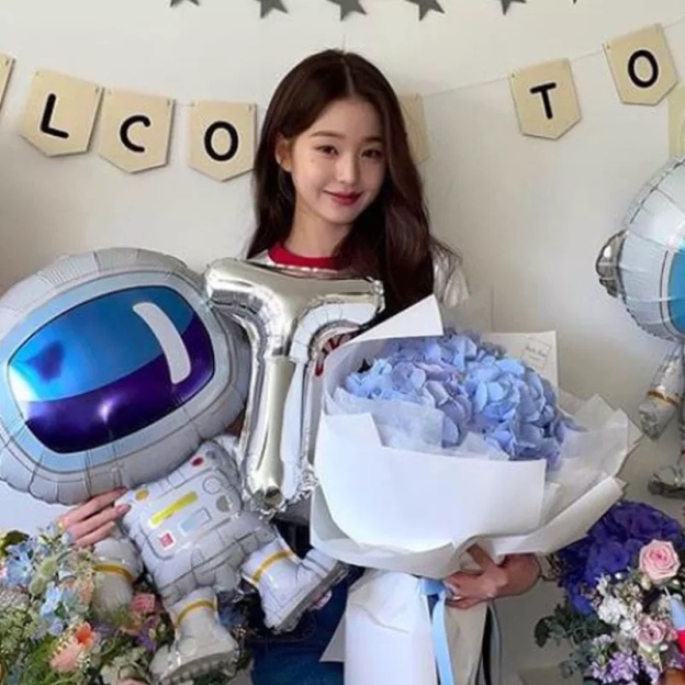 IVE Wonyoung Red-Trim inspired Cotton Shirt 