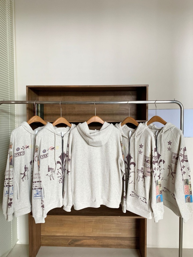 Blackpink Jennie Inspired Horse Graffiti Print Hoodie Jacket