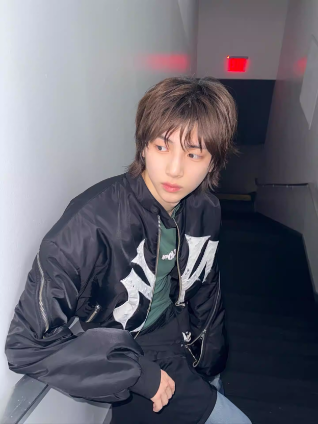 Cortis&Enhypen&Seventeen&Straykids Inspired M Logo Bomber Jacket