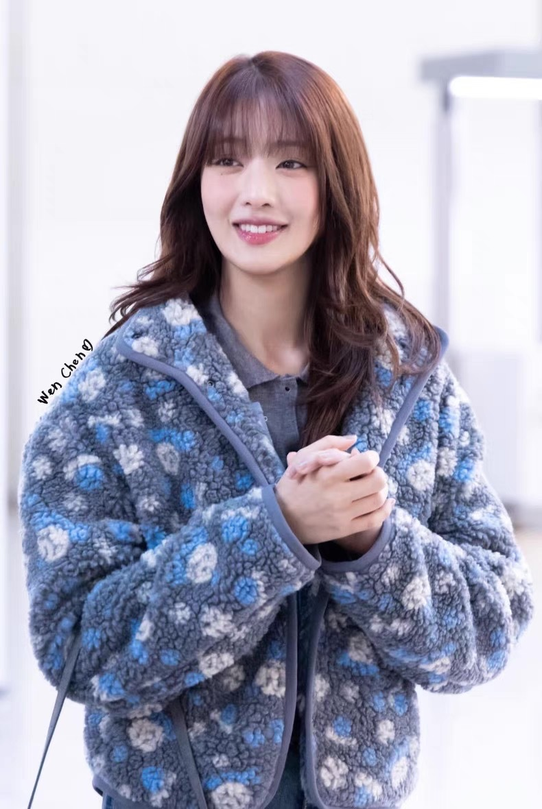 I-DLE Minnie Inspired Floral Fleece Jacket