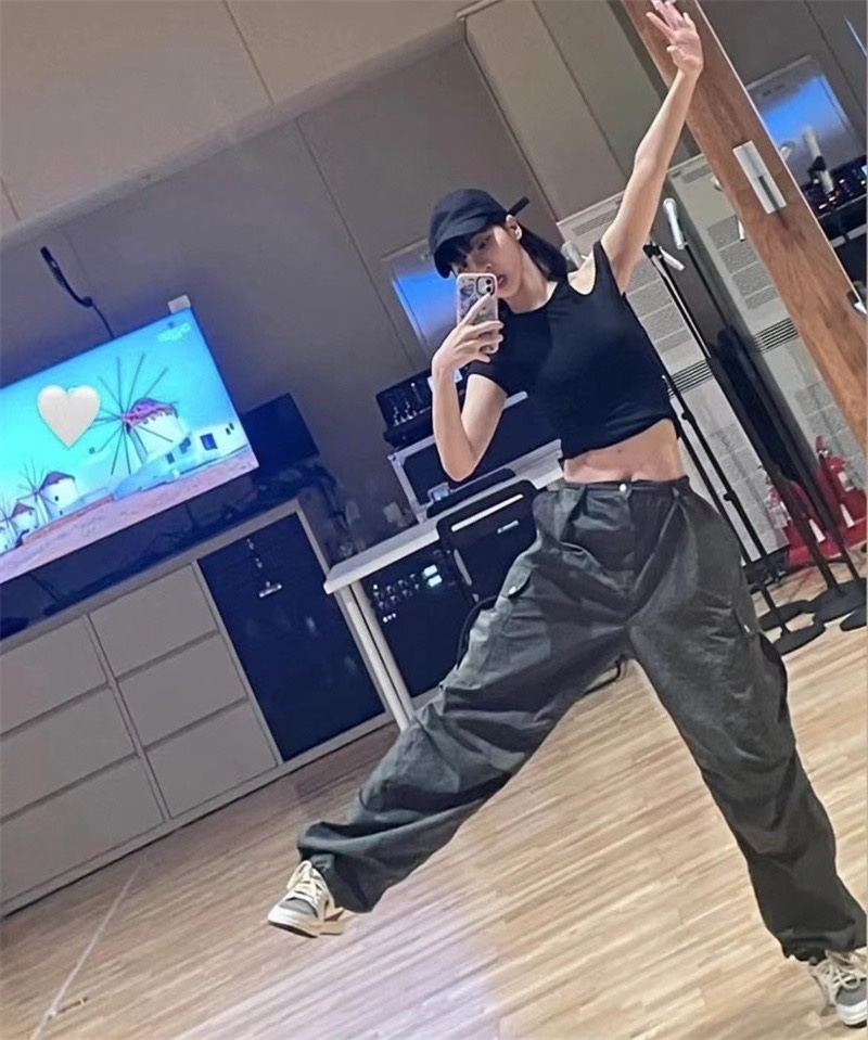 IVE Wonyoung&Lesserafim Chaewon Inspired Multi-Pocket Cargo Pants