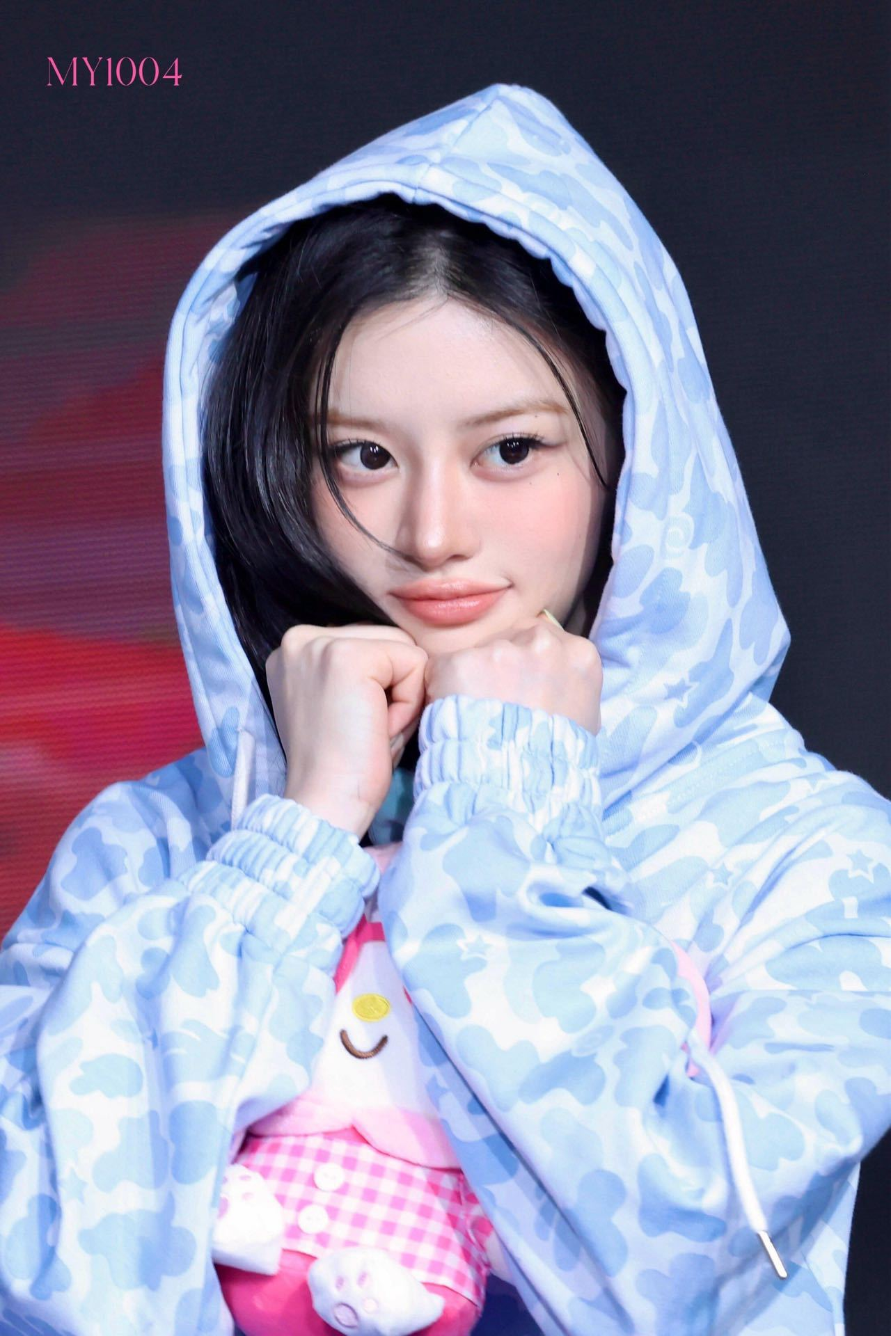  ILLIT Minju Inspired Angel Camo Zip‑Up Hoodie
