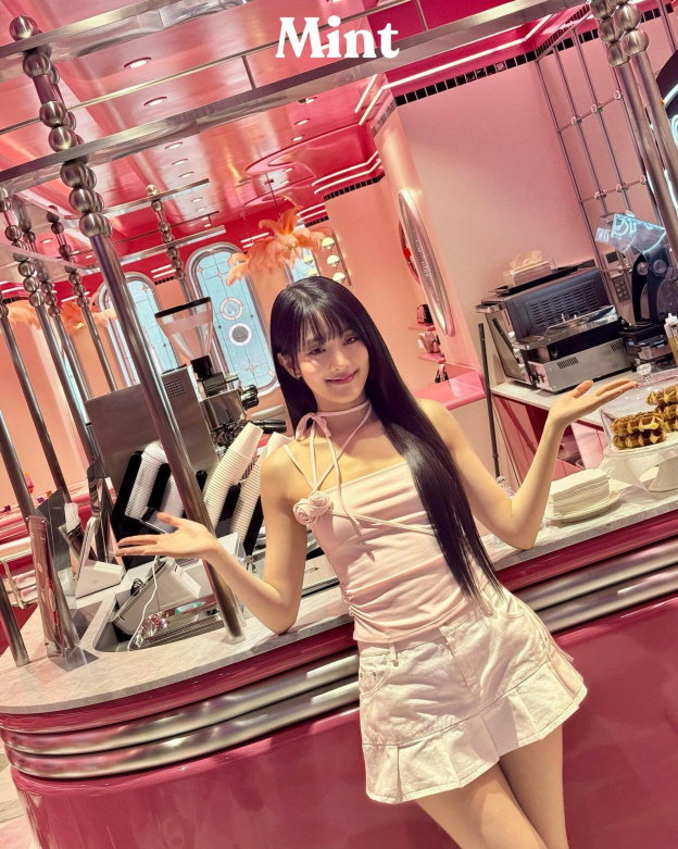 Gidle Minnie Rose Lace up Sheath Top