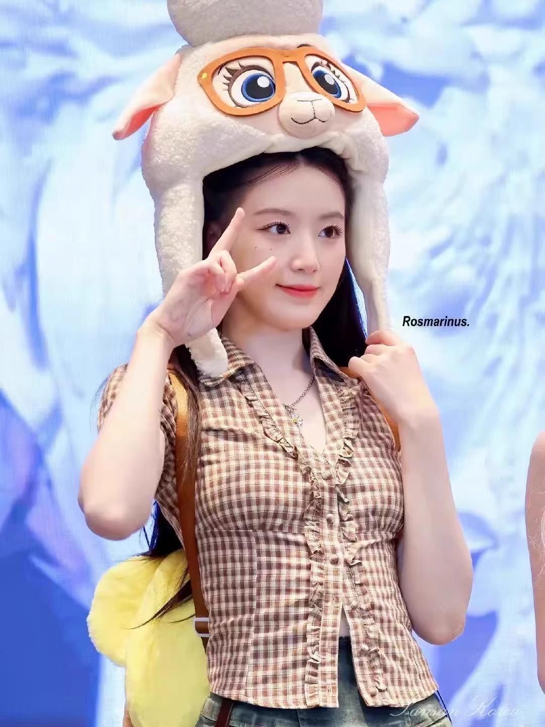 GIDLE SHUHUA Inspired Retro Plaid Waist Cinching Shirt