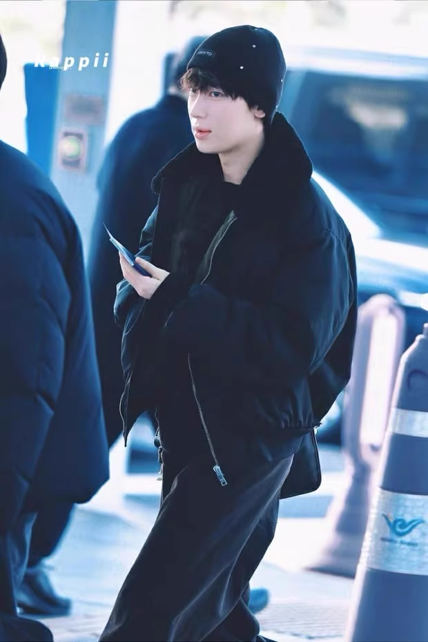 Enhypen Sunoo Inspired Rhinestone Knit Beanie