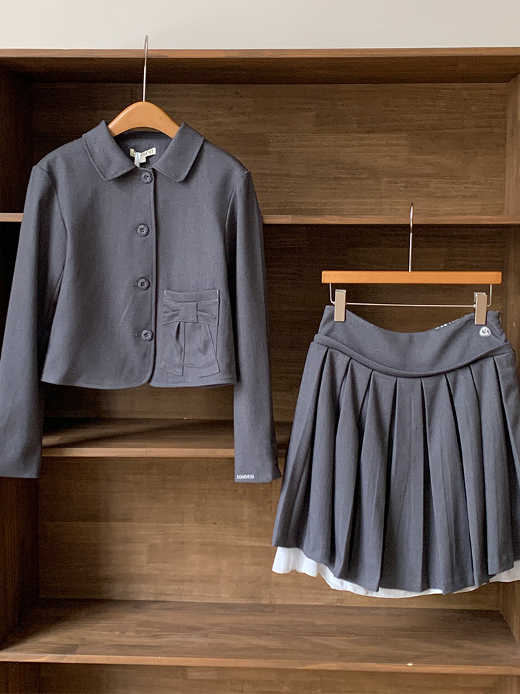Newjeans Haerin Inspired Peter Pan Collar Jacket & Pleated Skirt Set
