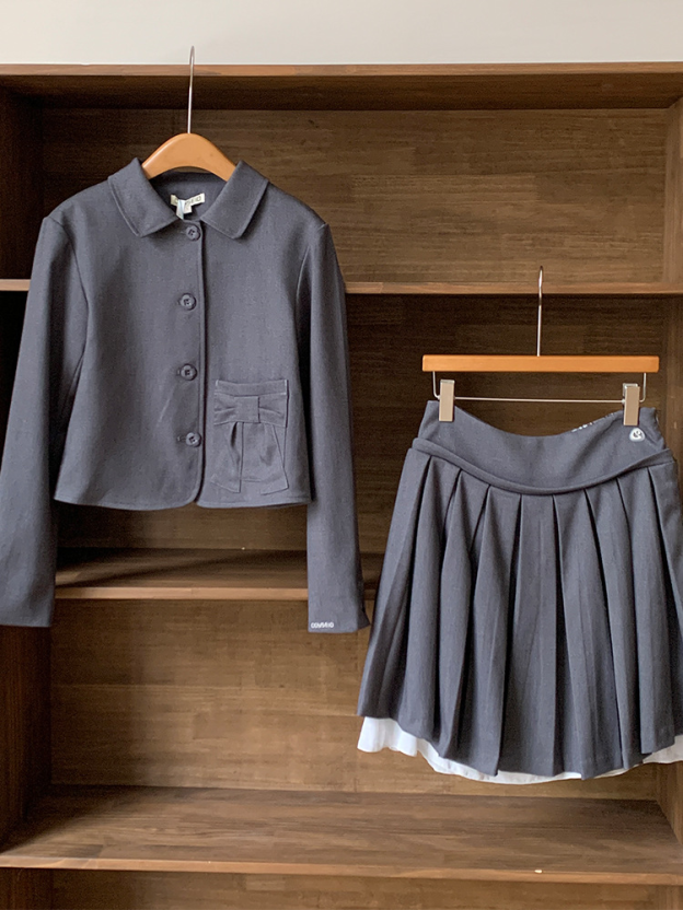 Newjeans Haerin Inspired Peter Pan Collar Jacket & Pleated Skirt Set