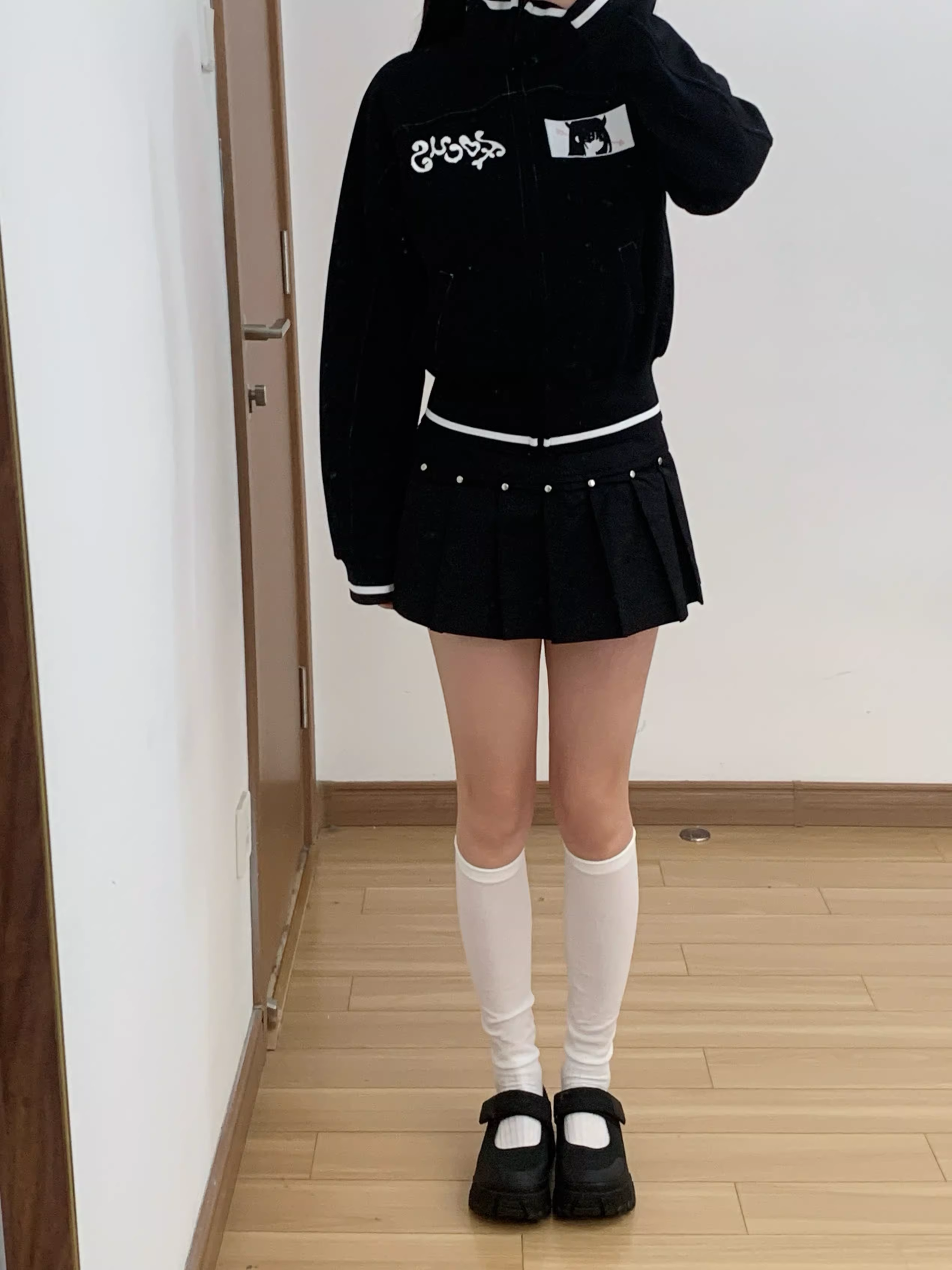 Hearts2hearts Focus Inspired Cropped Anime Graphic Zip-Up Jacket