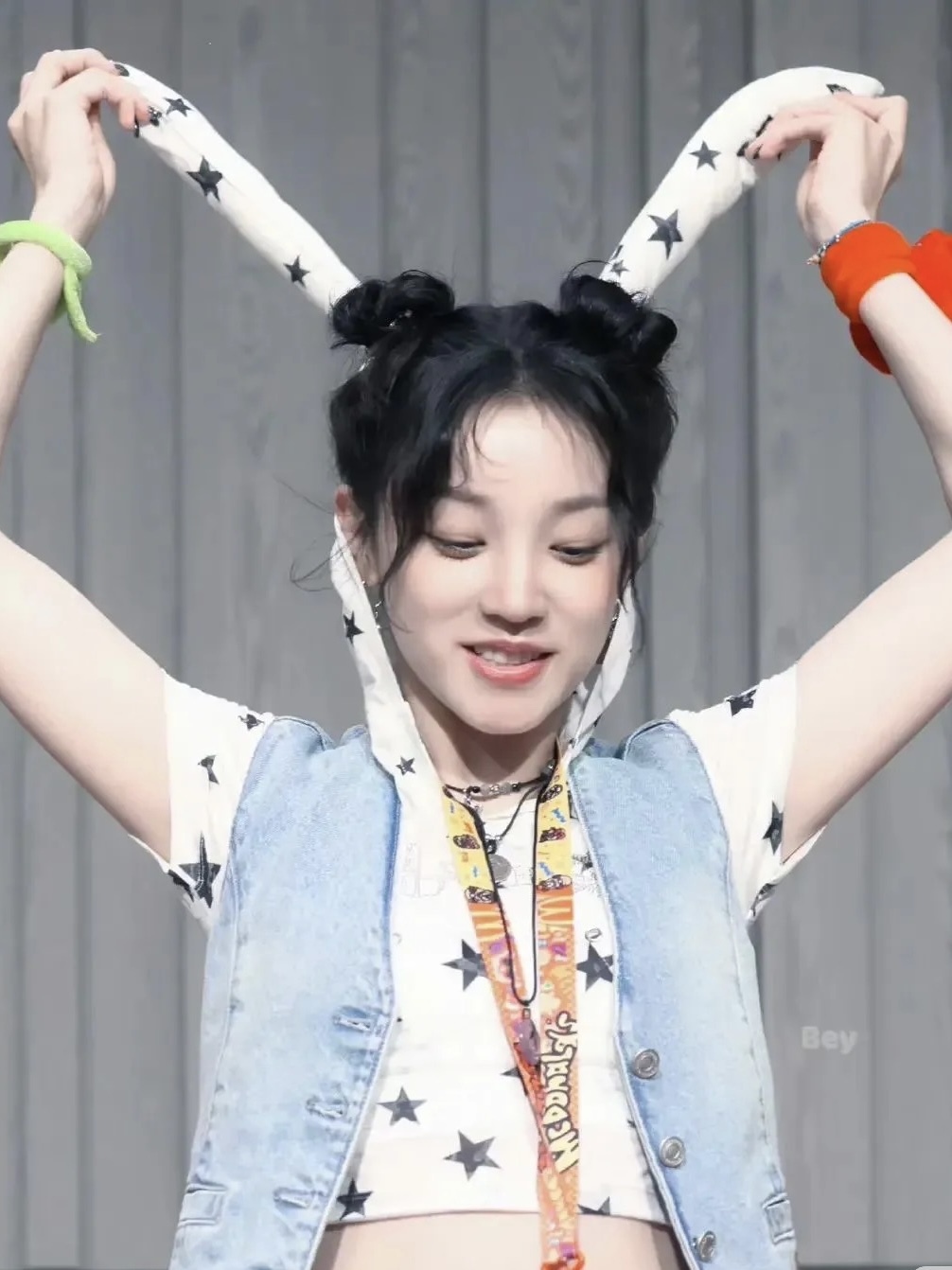 Y2K Bunny Ears Hooded Short Sleeve Top-Yuqi Gidle