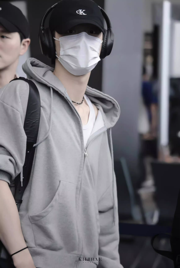 TXT YEONJUN Inspired Grey Zip-Up Hoodie