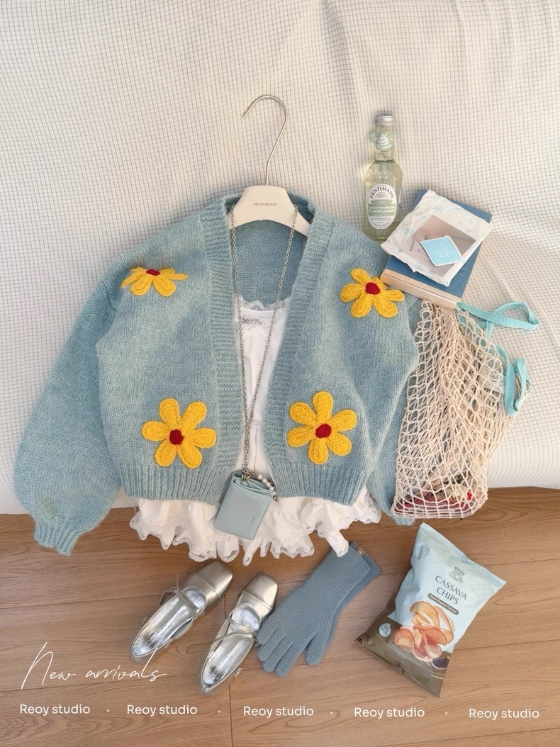Aespa Winter Inspired Flower Sweater