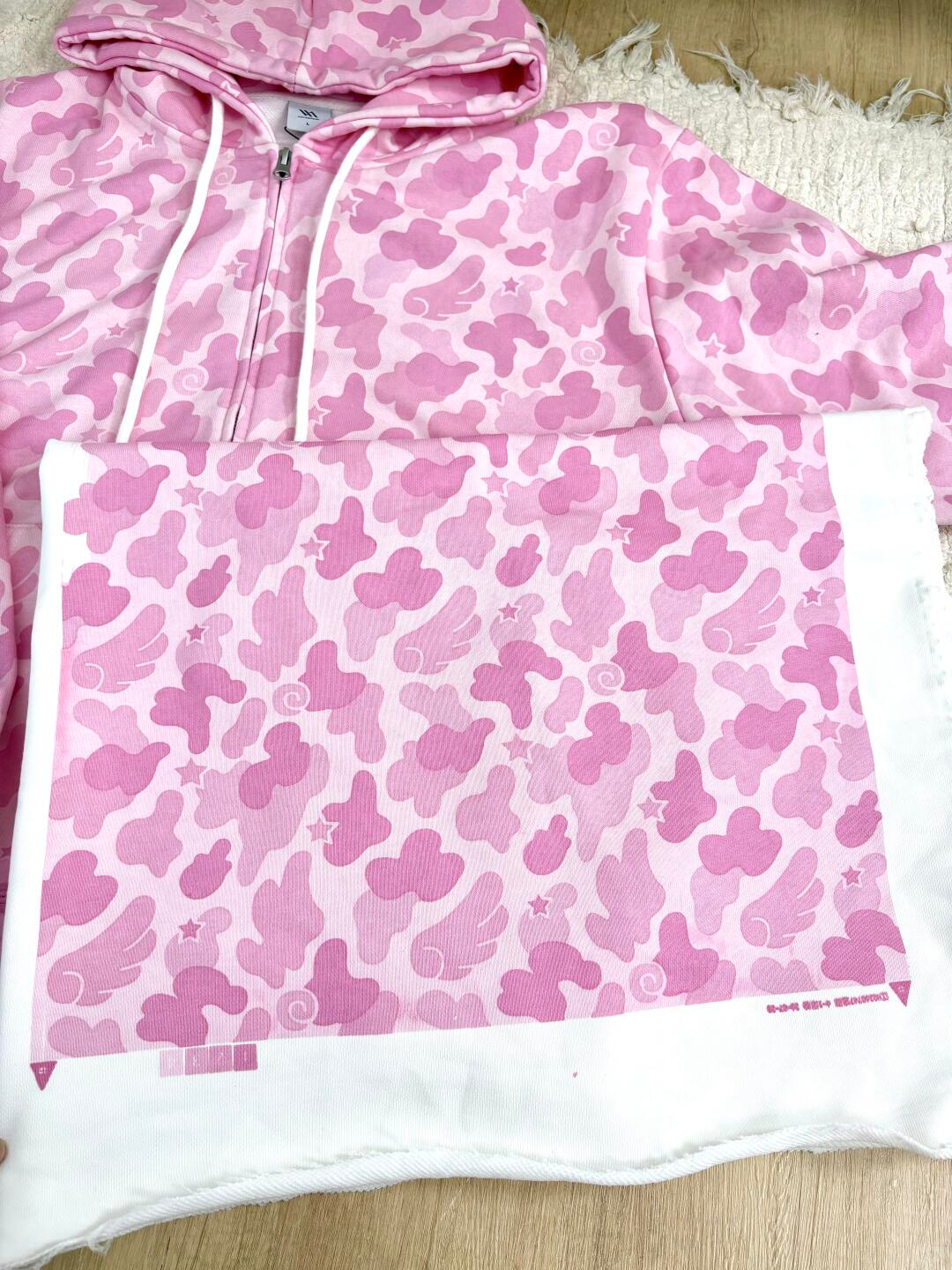  ILLIT Minju Inspired Angel Camo Zip‑Up Hoodie