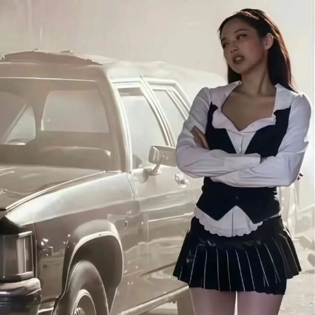 White Shirt Vest Skirt Set-Blackpink Jennie