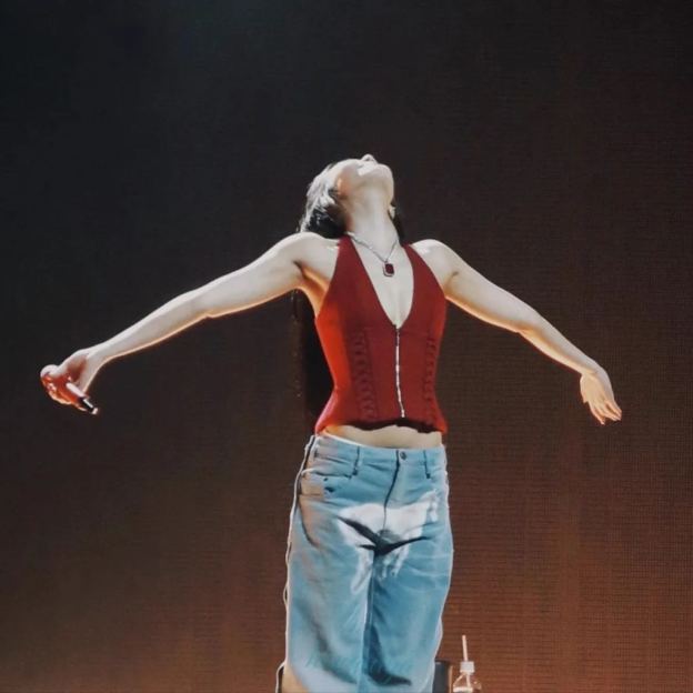 [Copy]V-neck fitted waist camisole-Blackpink Jennie