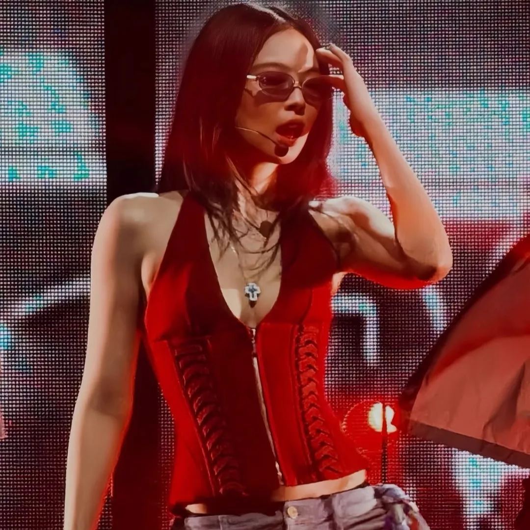 [Copy]V-neck fitted waist camisole-Blackpink Jennie