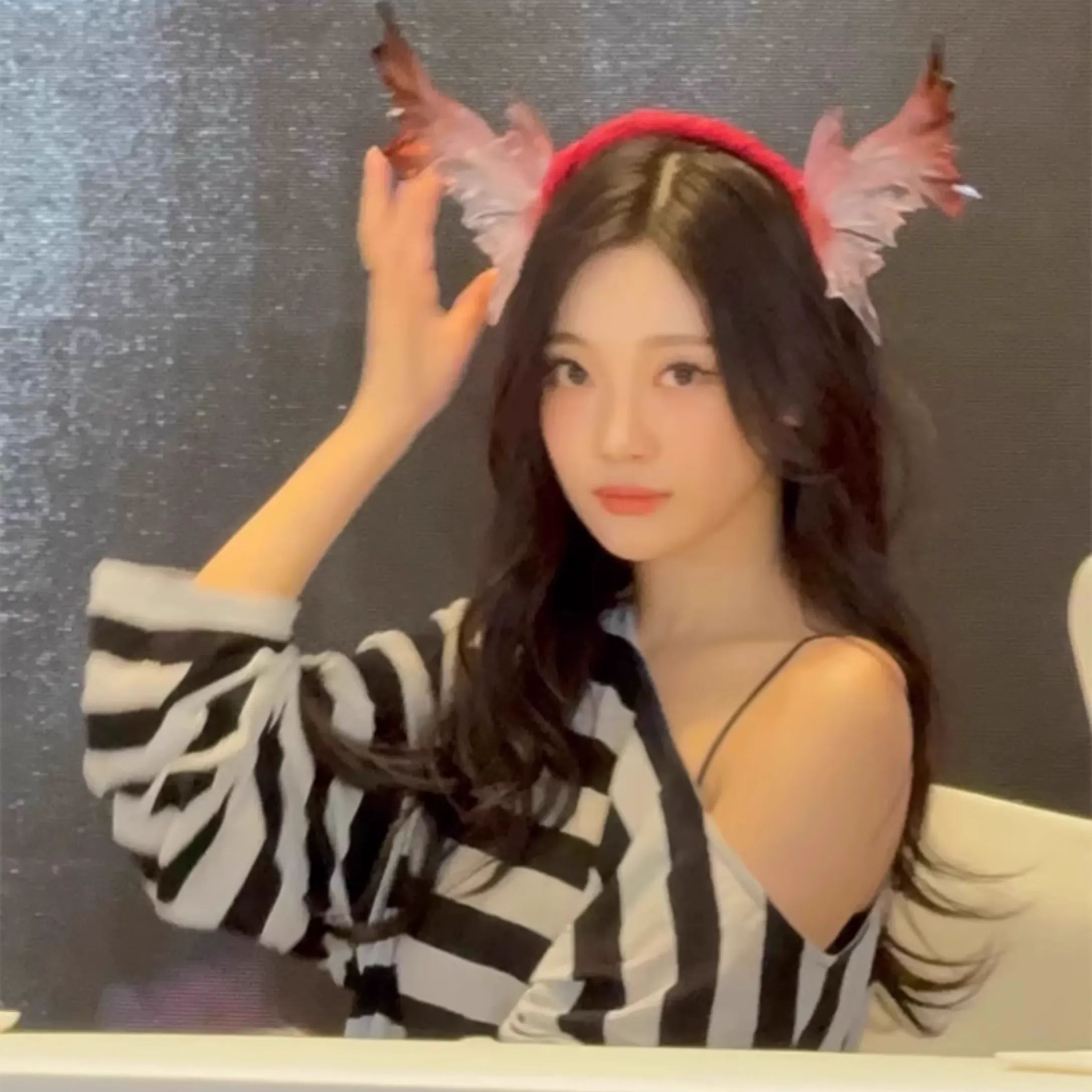 Slant Neck Off Shoulder Striped Long Sleeve T-Shirt-Aespa Ningning