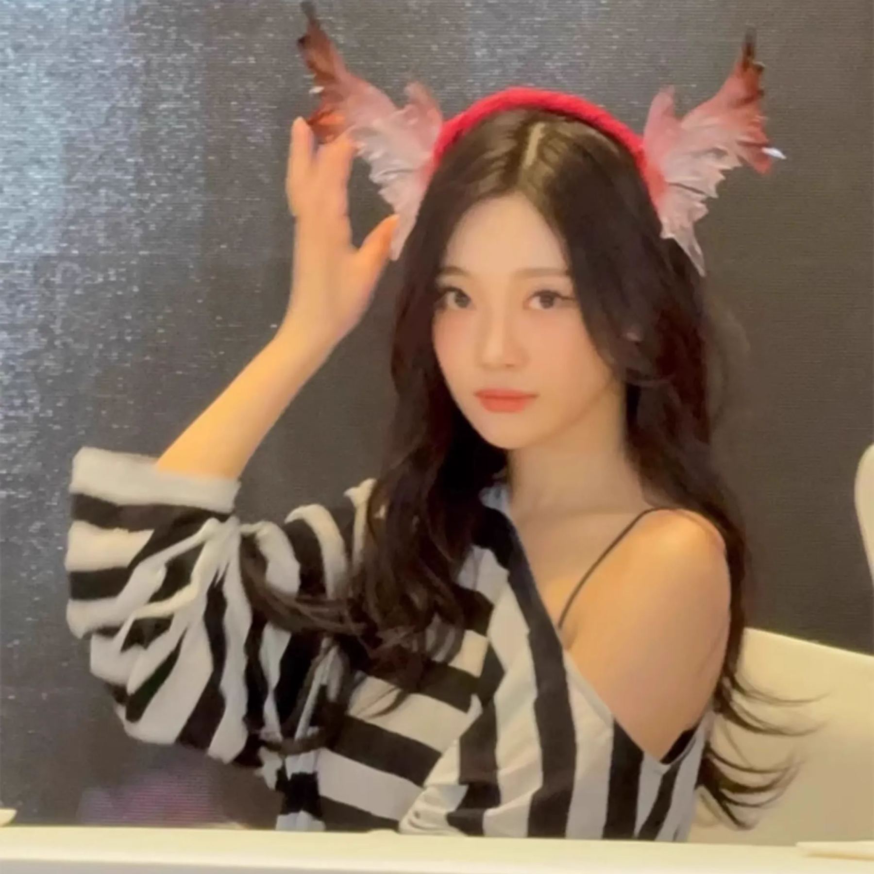 Slant Neck Off Shoulder Striped Long Sleeve T-Shirt-Aespa Ningning