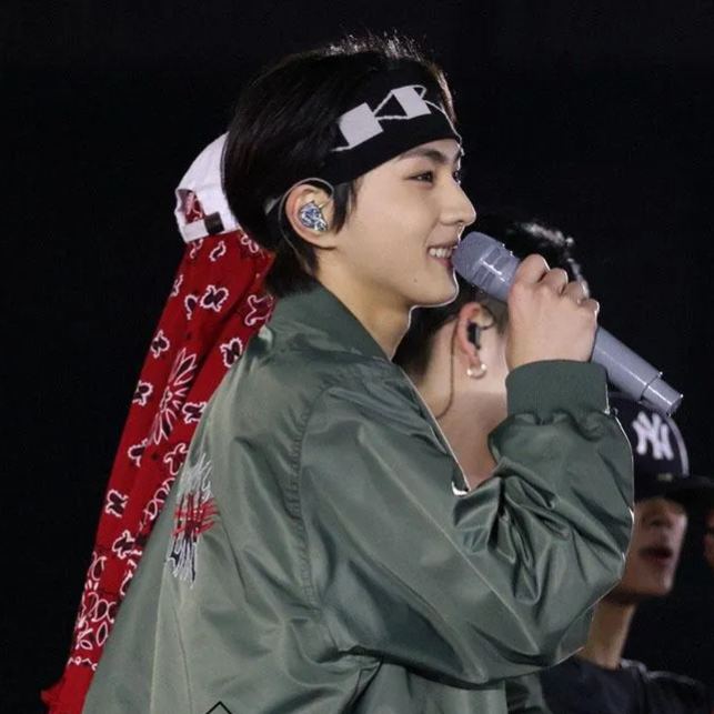 ENHYPEN 2024 WalkTheLine World Tour Jacket - ENHYPEN