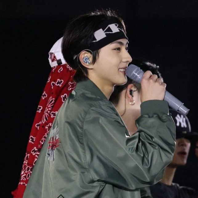 ENHYPEN 2024 WalkTheLine World Tour Jacket - ENHYPEN