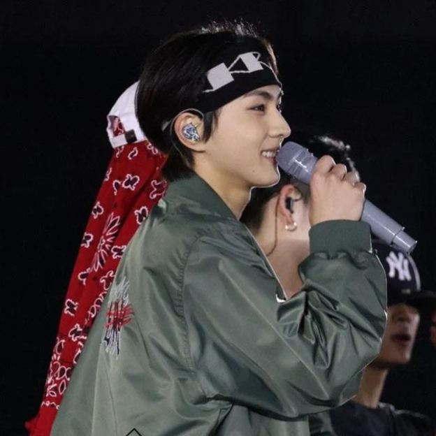 ENHYPEN 2024 WalkTheLine World Tour Jacket - ENHYPEN