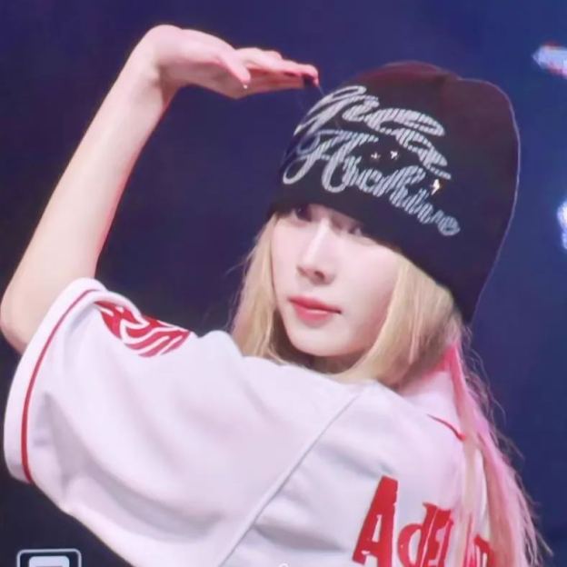 Winter Style Y2K Star Studded Knit Hat- Aespa Winter