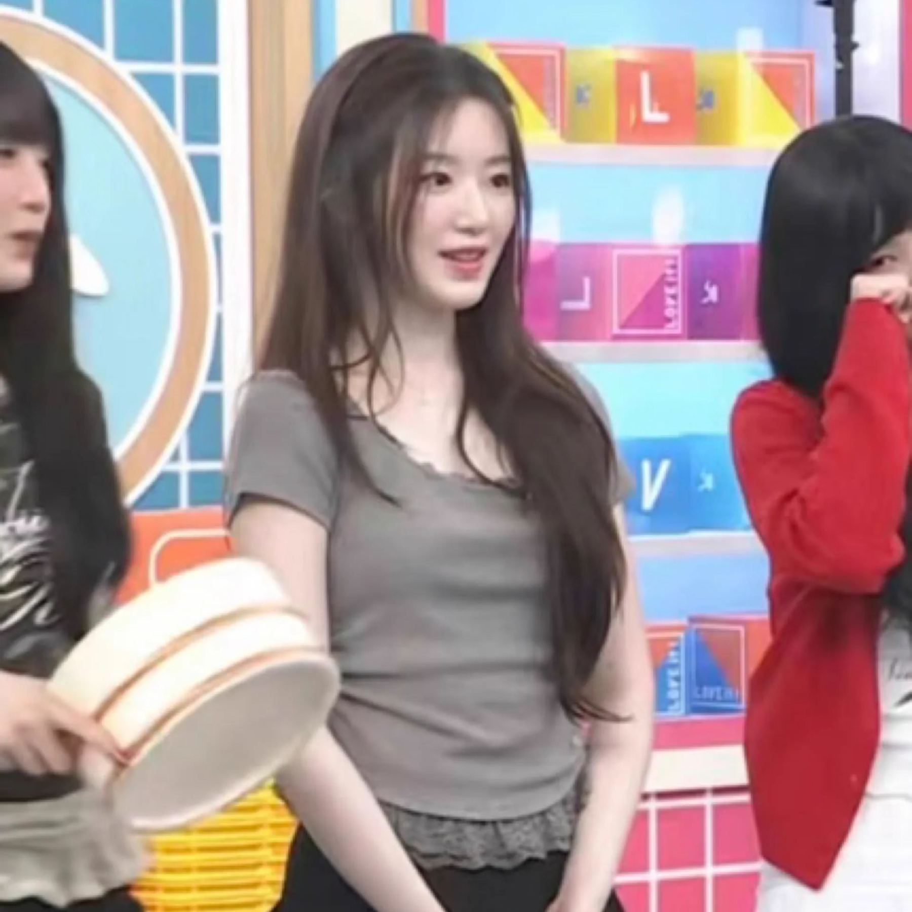 Gidle Shuhua Lace Edged Ruffled Ribbon Top