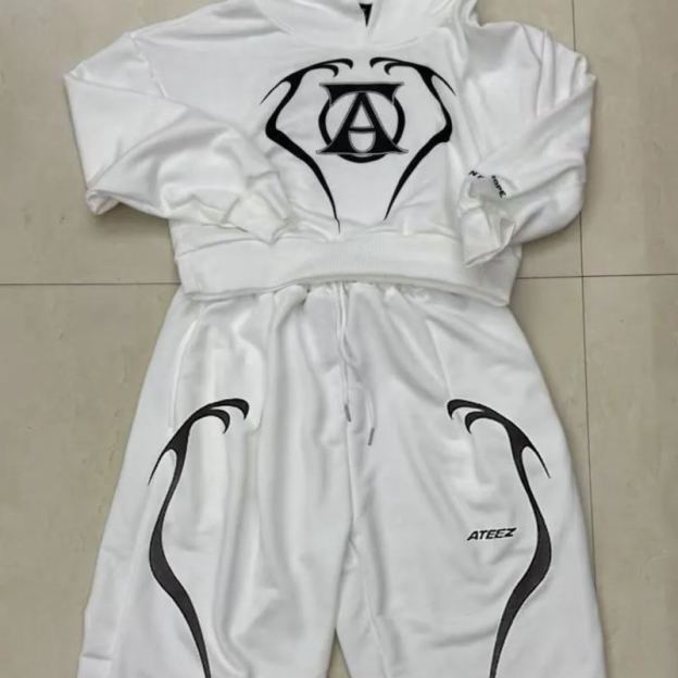 ATEEZ 2025 WORLD TOUR ‘TOWARDS THE LIGHT‘ Europe Cropped Hoodie Pants Set