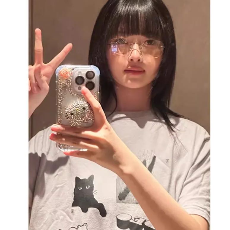 IVE Rei & (G)I-DLE Yuqi Inspired Cat-themed Illustration T-shirt