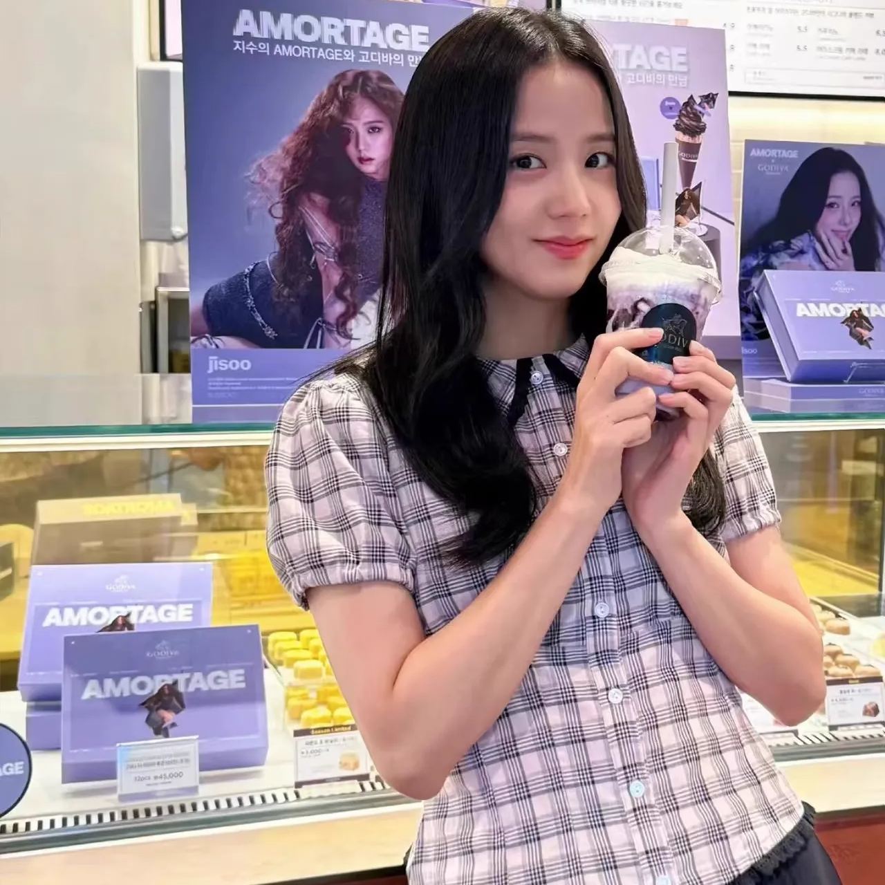 BLACKPINK Jisoo Inspired Plaid Doll Collar Short Sleeve Shirt