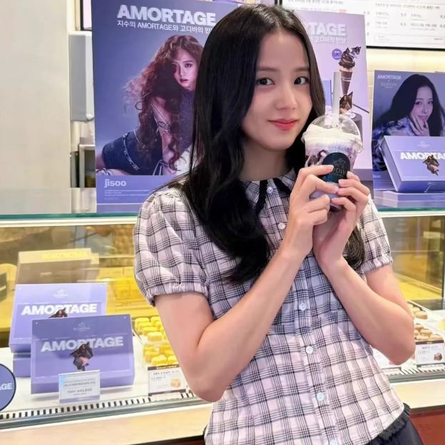 BLACKPINK Jisoo Inspired Plaid Doll Collar Short Sleeve Shirt