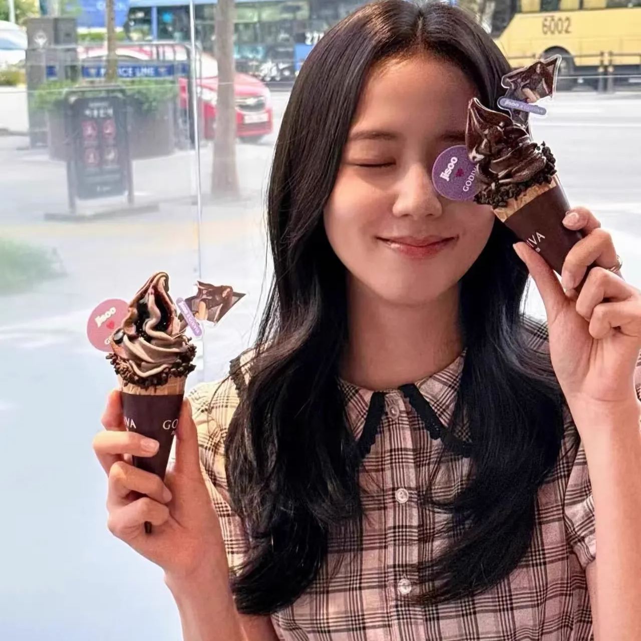 BLACKPINK Jisoo Inspired Plaid Doll Collar Short Sleeve Shirt