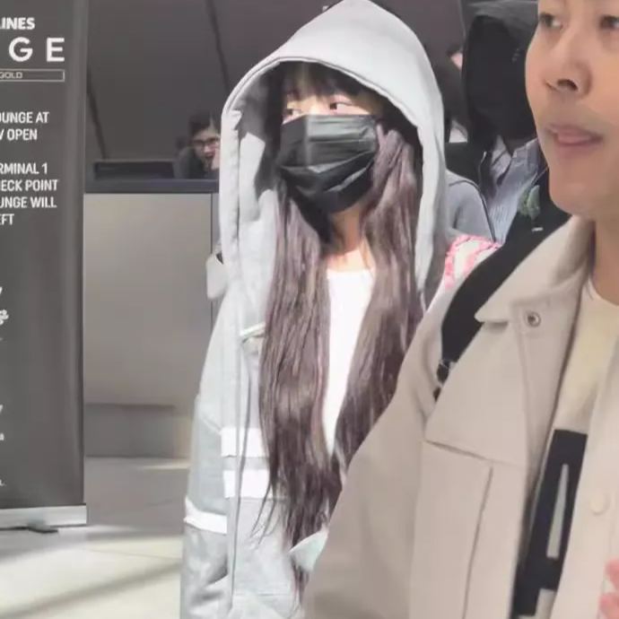 IVE Rei&I-DLE Miyeon Inspired Lace Trim Hooded Zip-Up Sweatshirt