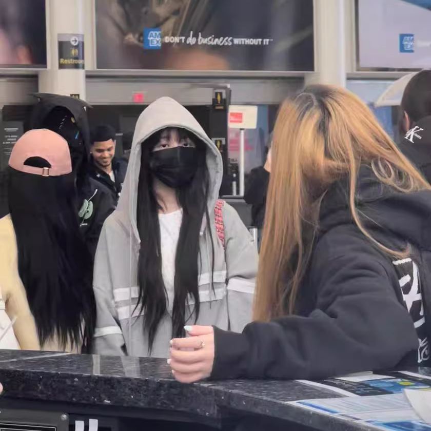 IVE Rei&I-DLE Miyeon Inspired Lace Trim Hooded Zip-Up Sweatshirt