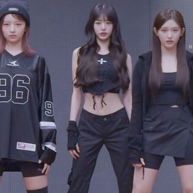 IVE JANG WONYOUNG inspired SMFK Deconstructed Baseball Tactical Vest Crop Top