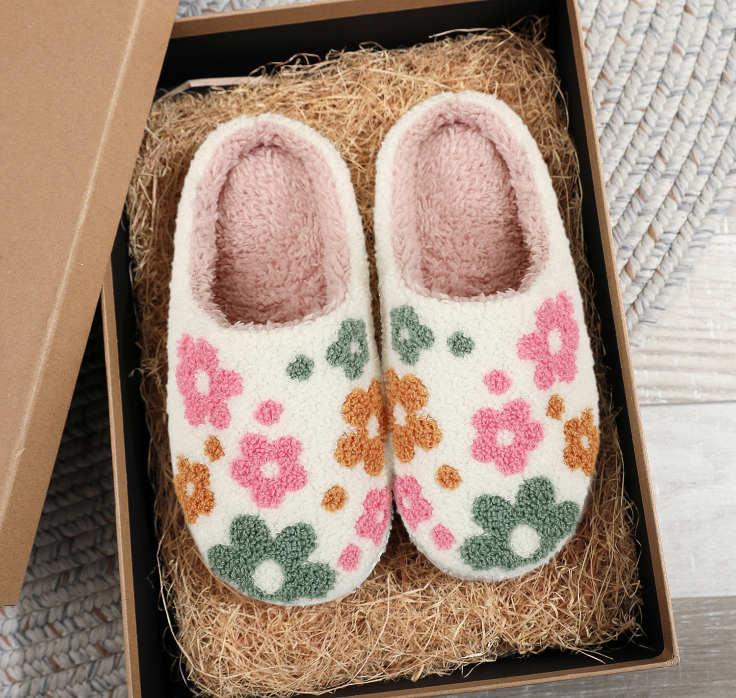 Flower Slippers - Comfy, Anti-Slip, Indoor & Outdoor Wear
