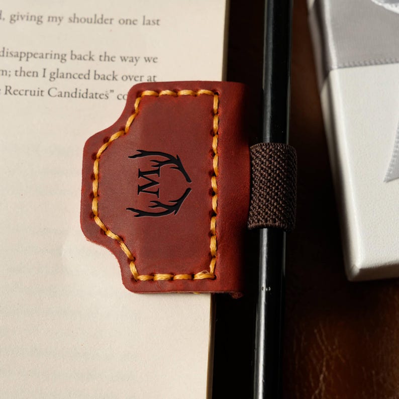 Personalized Leather Magnetic Bookmark with Pen Clip: Handmade Reader Gift School Office Gift for Book Lover Bookworm