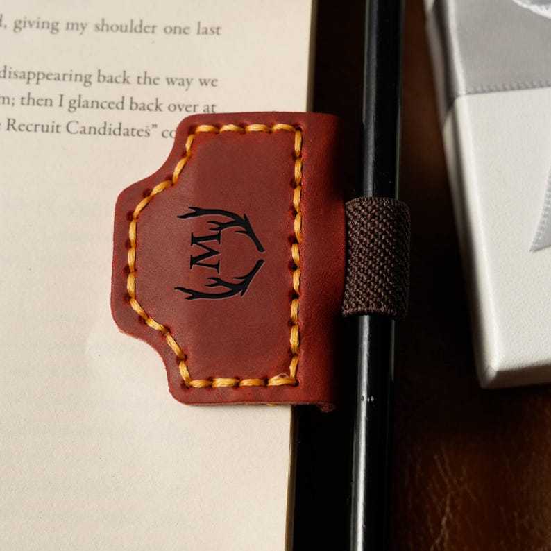 Personalized Leather Magnetic Bookmark with Pen Clip: Handmade Reader Gift School Office Gift for Book Lover Bookworm